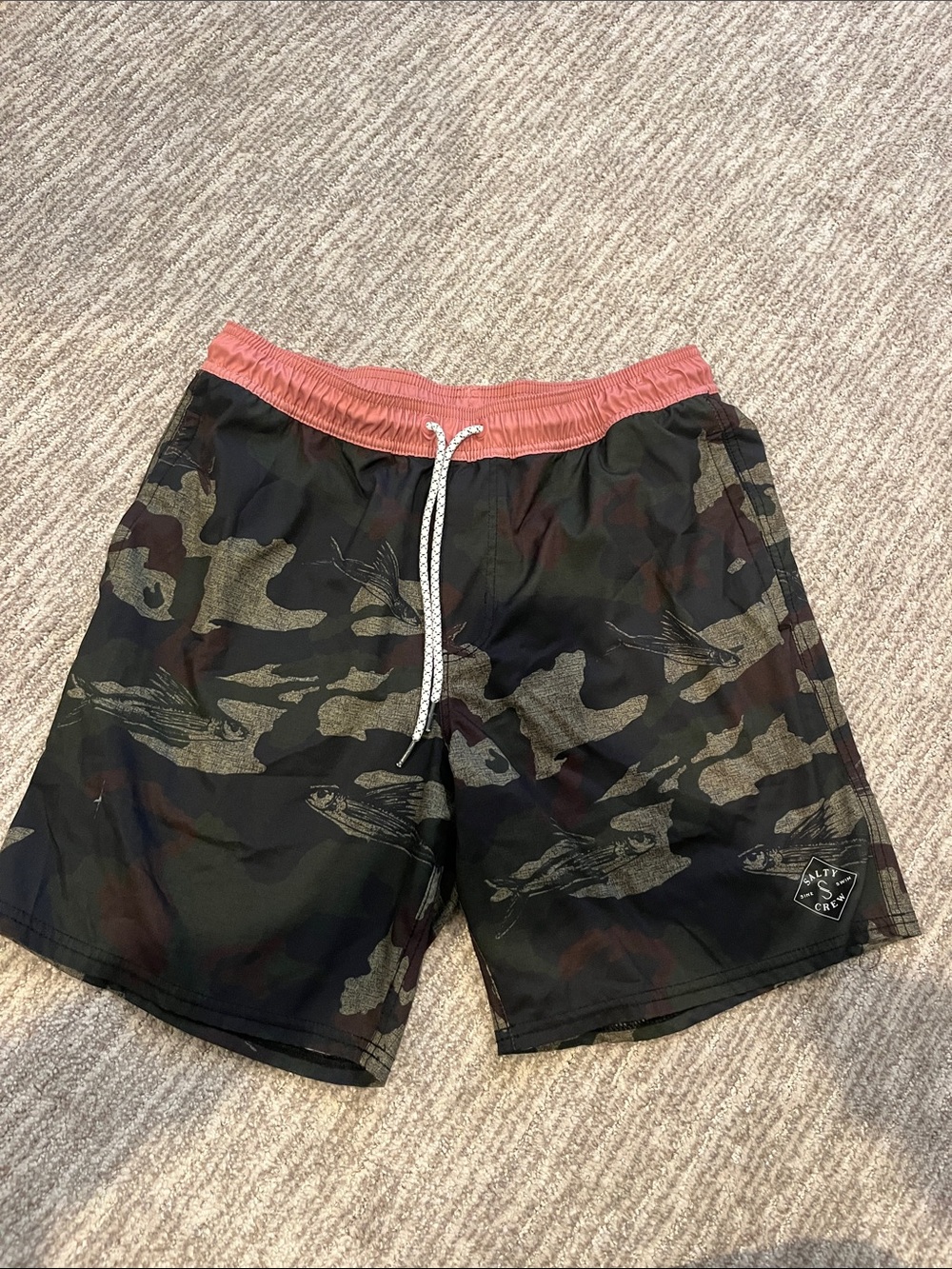 Salty Crew Men’s Camo Swim Trunks with Coral Waistband size medium